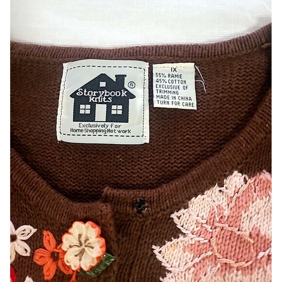 1X Pug Puppy Storybook Knits Sweater Brown Peach Flower Buttons 3D Cruelle Dog - Picture 12 of 16